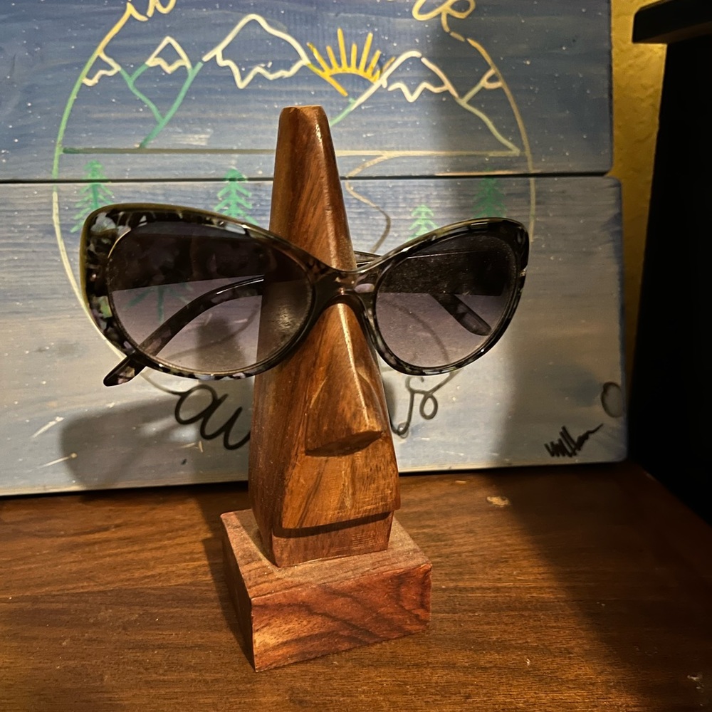Glasses holder